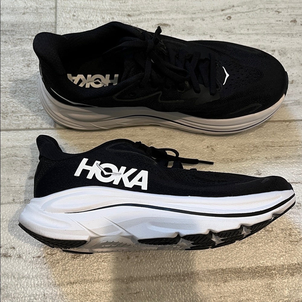 New Hoka Clifton 10 Women’s Black/White Size 7.5